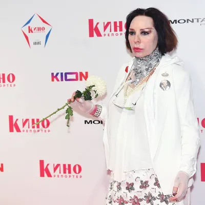 Агузарова вернулась на сцену и празднует 60-летие с новыми песнями -  Российская газета