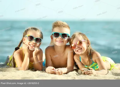 Картина маслом \"Дети на пляже. За бумажным змеем N4\" 50x70 MP210806 купить  в Москве