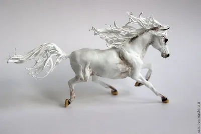 Spirit Шарнирная игрушка-лошадь со звуками гривы и стабильными аксессуарами  Многоцветный| Kidinn Figures