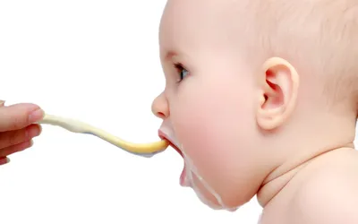 Сколько должен съедать ребенок за одно кормление: расчет питания и нормы
