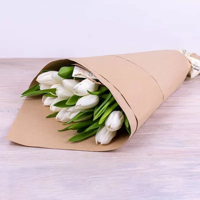 Букет из белых тюльпанов и орхидей СВ-142 | Студия цветов Ассоль