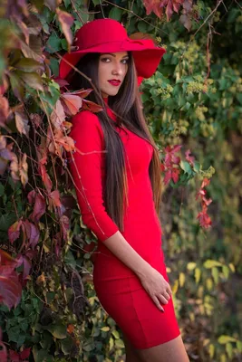Девушка в красном | Пикабу