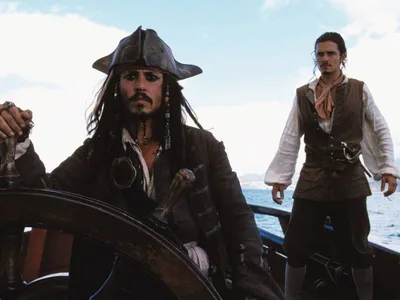 20 лет назад вышли первые «Пираты Карибского моря». Как блокбастер с Джонни  Деппом навсегда изменил американское кино?: Кино: Культура: Lenta.ru