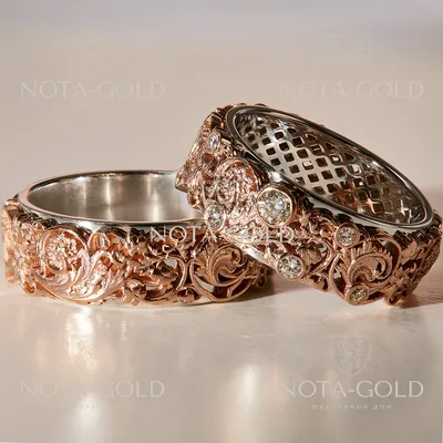 Парочка двух золотых венчурных колец Свадьба Стоковое Фото - изображение  насчитывающей пары, концепция: 156328602
