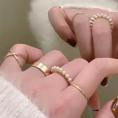 Кольца :: Кольца из золота :: Кристалл :: Геометричное мужское золотое  кольцо с ониксом и фианитами | Золотое кольцо, Кольцо с ониксом, Кольца