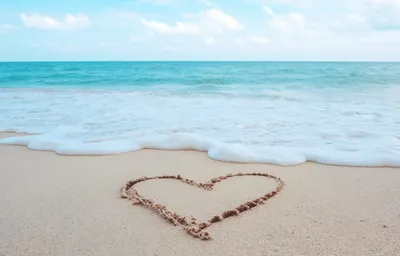 Любовь, сердце на морском пляже Стоковое Фото - изображение насчитывающей  сердце, ландшафт: 158093910