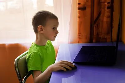 Завтра в школу\": Ребенок и компьютер. Плюсы. Минусы.