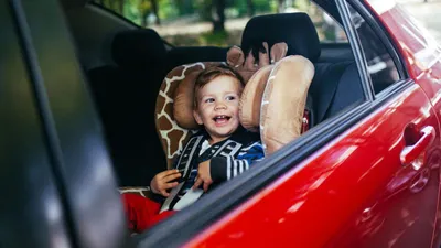Картинки ребенок в машине фотографии