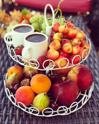 Доброе утро, фрукты, цветы кофе, …» — создано в Шедевруме