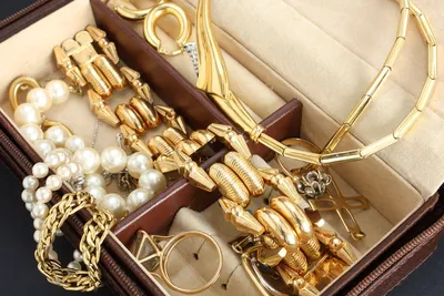 Изготовление комплектов украшений из золота и серебра в Минске