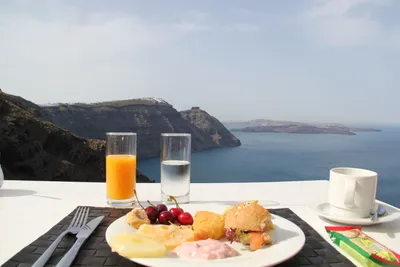 Завтрак на берегу моря в этом отеле в Дении - Dénia.com