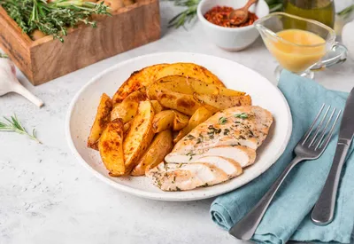 Рецепт блюда Жареная курица с картофелем и печеным чесноком по шагам с фото  и временем приготовления
