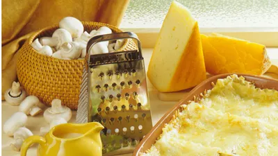 СЫРНАЯ ТАРЕЛКА ! КРАСИВО НАРЕЗАЕМ СЫР ! Сыр на тарелке ! Красивая подача !  Хотите добавить изюминку в ежедневные завтраки, обеды и… | Instagram