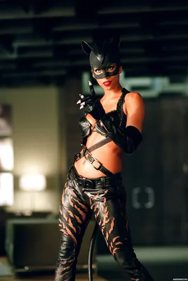 BossLogic показал Зои Кравиц в образе Женщины-кошки для фильма «Бэтмен»  Мэтта Ривза