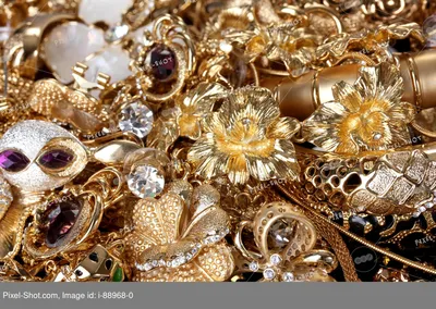 Красивые золотые украшения крупным планом :: Стоковая фотография ::  Pixel-Shot Studio