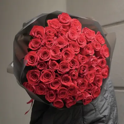 Красные розы в корзине от 51 шт. за 10 990 руб. | Бесплатная доставка  цветов по Москве