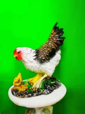 Антропоморфная курица с цыплятами,…» — создано в Шедевруме