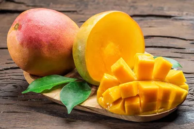манго фрукт, зависящий от манго-ветки Стоковое Фото - изображение  насчитывающей вал, плодоовощ: 270127086