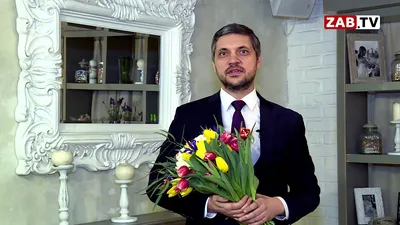 Сколько денег белорусы тратят на подарки к 8 марта — опрос