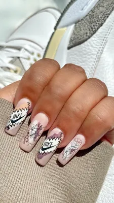 manicure, nike and sneakers - image #6781259 on Favim.com