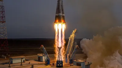 Запущенная ракета в звездном небе ночной рейс. Полет в космос Стоковое  Изображение - изображение насчитывающей выключенный, космос: 190781961