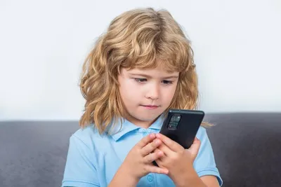 Как сделать так, чтобы ребенок не сидел в телефоне за столом: 3 действенных  совета | Дети в городе Украина