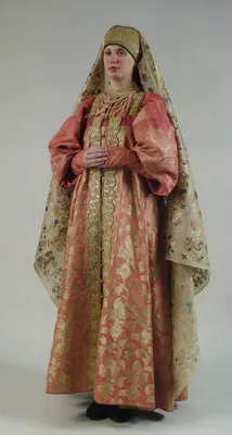 Русский народный костюм (женский)