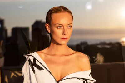 Образ Северии Янушаускайте для «Кинотавра»: как создавался макияж | Vogue  Russia