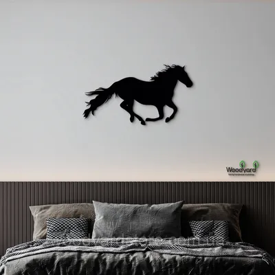 Чёрный фон,дымка,силуэт лошади …» — создано в Шедевруме