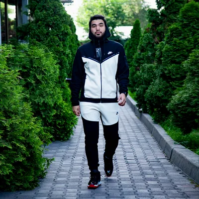 Спортивный костюм Nike с капюшоном, серый цена 4 590 руб. купить на  fanstrit.ru