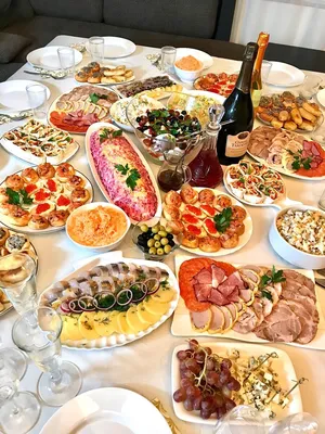 Красивые фото стола с едой на день рождения