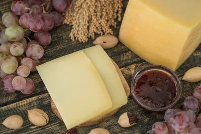 Гойя, сыр твердый выдержанный, жирность 40%, LA PAULINA, ~ 0,250 кг купить  с доставкой на дом