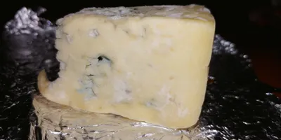Сыр \"Grassan\" с голубой плесенью 50% - Сыры, С плесенью - «Удачный»