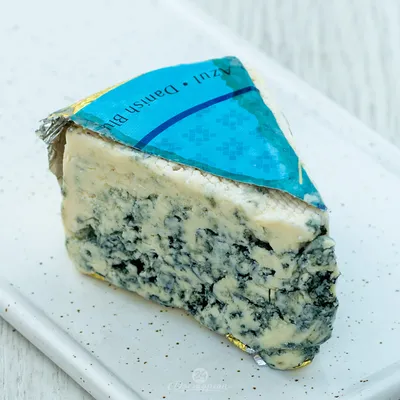 Сыр Рокфорти с голубой плесенью 55% купить c доставкой на дом в  интернет-магазине КуулКлевер