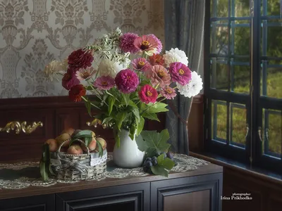Цветы и фрукты в интерьере. Фотограф Приходько Ирина