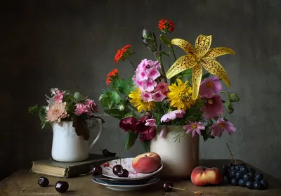 Натюрморт с цветами и фруктами. Фотограф Курочкина Диана