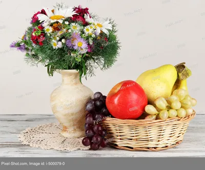 Комильфо женщины цветы фрукты и …» — создано в Шедевруме