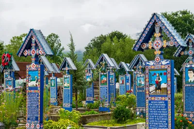 Веселое кладбище: как появилась достопримечательность Румынии -  Рамблер/путешествия