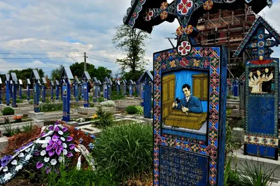 Смерть — дело веселое: прогулка по самому необычному кладбищу | Perito