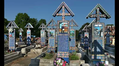 Уникальное весёлое кладбище в Румынии! | QuizzClub