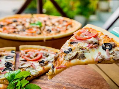 Что такое римская пицца? Чем римская пицца отличается от обычной? Рецепт и  особенности теста