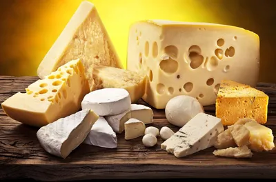 разные виды сыров ароматный швейцарский сыр и бокал виноградного вина Фото  Фон И картинка для бесплатной загрузки - Pngtree