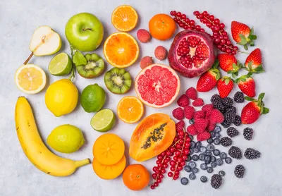 Все свежие фрукты и овощи органические для здоровой Стоковое Изображение -  изображение насчитывающей вытрезвитель, цветасто: 74999583