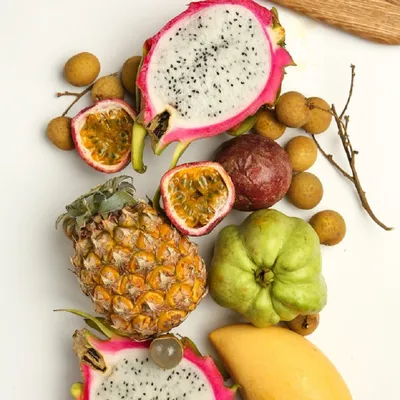 Купить набор тропических фруктов «Попробуй все!» с доставкой по  Екатеринбургу - интернет-магазин «Funburg.ru»