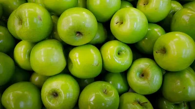 Зеленые яблоки отбеливают кожу лица и обладают еще тремя полезными  свойствами – Всё о еде. АКИpress