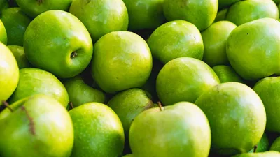 Врач предупредила об опасности зеленых яблок: Еда: Из жизни: Lenta.ru