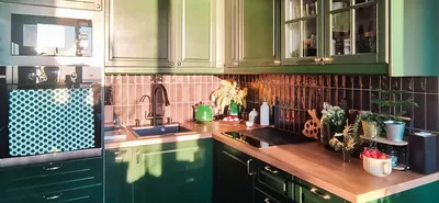 Зеленый цвет в интерьере кухни: идеи оформления, сочетание с другими  оттенками. | Блог о дизайне интерьера OneAndHome