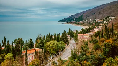 Отдых в Абхазии в 2023 году: что посмотреть, когда ехать и как добраться,  цены