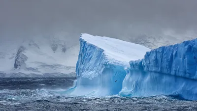 айсберг плавающий в море со скрытой подводной частью Фото Фон И картинка  для бесплатной загрузки - Pngtree