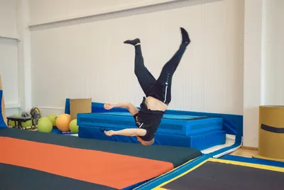 Прыжковая акробатика для детей в СПБ